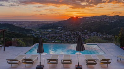 Villa Elena 9+1, Emma Villas