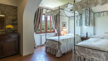 13 bedrooms, desk, iron/ironing board, free WiFi