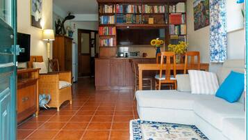 Smart TV, books