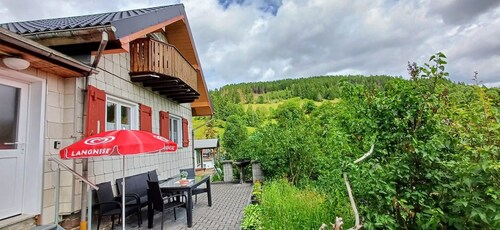 Vacation hut on the Goethe Trail with a view, close to the Rennsteig, UNESCO biosphere reserve