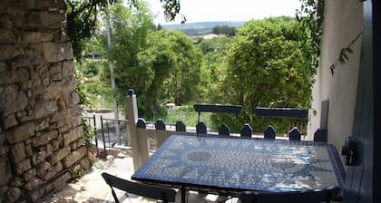 Charmante maison de vacances dans le village viticole du sud de la France