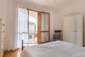 3 chambres, fer et planche Ă repasser, Wi-Fi, draps fournis