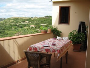 Outdoor dining - My personally furnished for me House in Sardegna bella (Magomadas (OR))