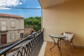 Outdoor dining - My personally furnished for me House in Sardegna bella (Magomadas (OR))