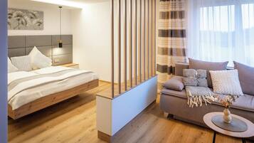 6 bedrooms, free WiFi, bed sheets, wheelchair access