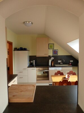 Fridge, microwave, oven, stovetop - Experience nature - enjoy peace (Mohlsdorf-Teichwolframsdorf)