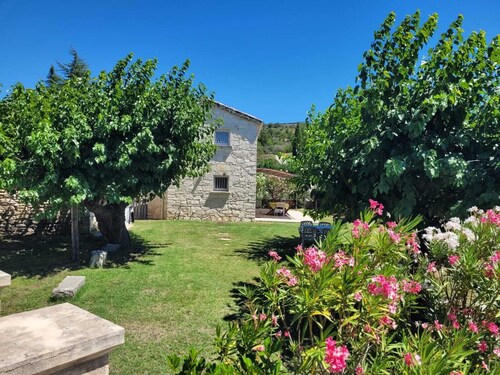 Maison climatisée avec jardin et fibre internet, proche de Vallon Pont d'Arc.