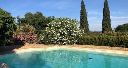 Charming Village House,Uzès 5 Km, Pool, Walled Gardens, Views, 2 bedrooms