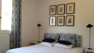 2 chambres, fer et planche Ă repasser, Wi-Fi, draps fournis