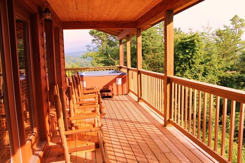 Luxury mökki henkeäsalpaavat näkymät, minuutin päässä Dollywood!