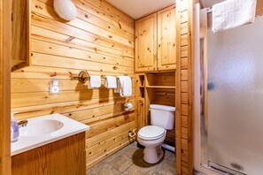 花灑/浴缸組合、提供毛巾、番梘、廁紙