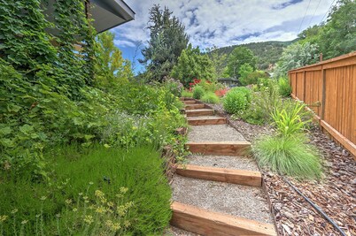 Mid Century Home with a Modern Twist in Downtown. Proximate to Everything w/AC!