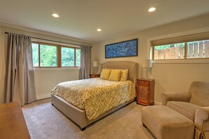 4 bedrooms, iron/ironing board, travel cot, free WiFi