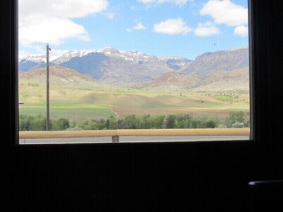 The Stewart - Cabin with Mountain views, Close to Yellowstone
