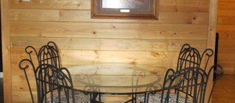 The Stewart - Cabin with Mountain views, Close to Yellowstone