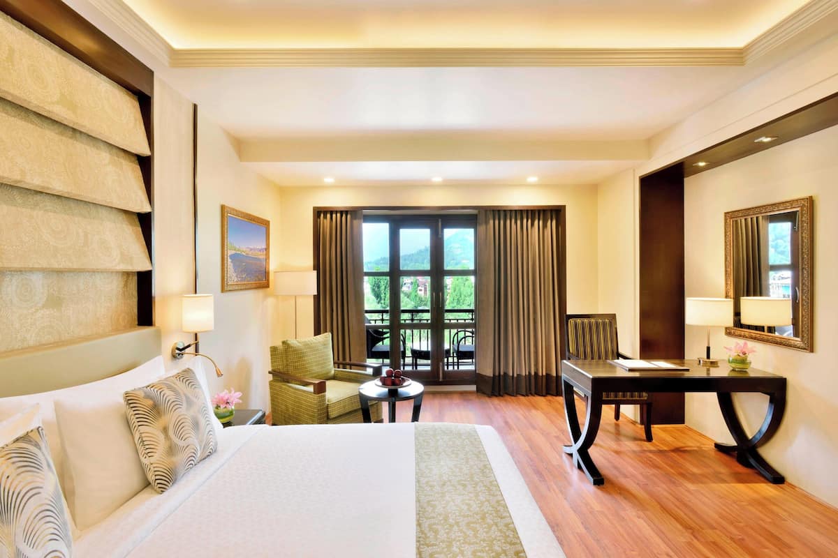 Room, 1 King Bed | 1 bedroom, Egyptian cotton sheets, hypo-allergenic bedding, down duvets