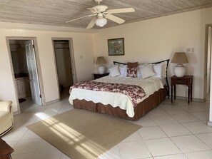 2 dormitorios, tabla de planchar con plancha, wifi y ropa de cama