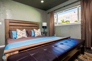 4 bedrooms, desk, iron/ironing board, travel crib