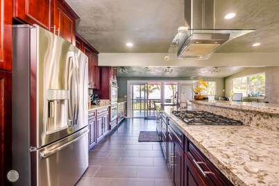 ~Naupaka Breeze~ Newly remodelled! Ocean View Home 30 Day Stays