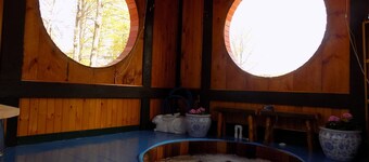 GLAMP RICHARD ON ADIRONDACK FLOWER FARM