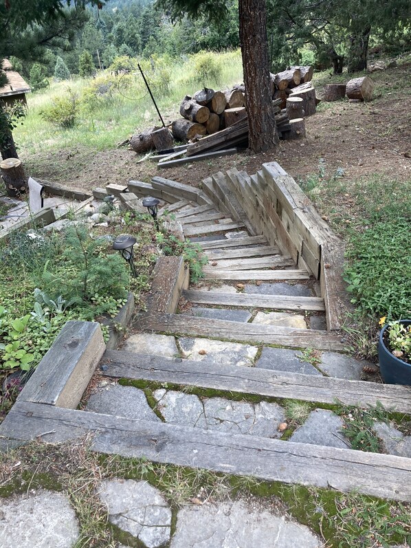 Property grounds - Serene Sugarloaf Mountain Retreat Room with Stunning Continental Divide Views (Boulder)