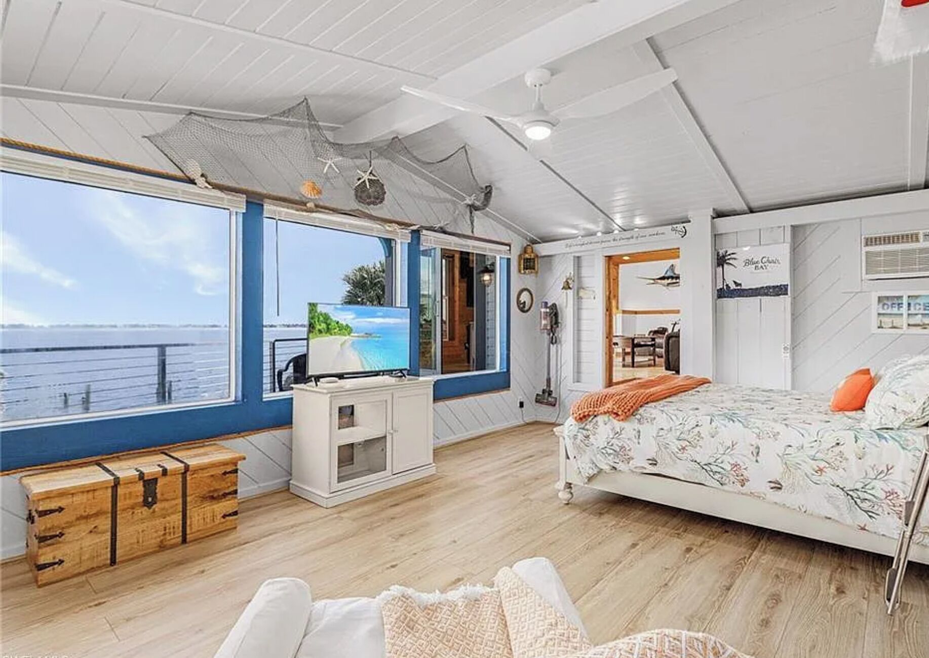 4 Schlafzimmer, Schreibtisch, Bügeleisen/Bügelbrett, Reisekinderbett