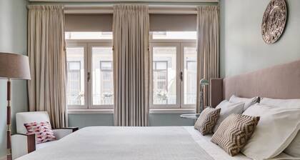 VICTORIA - ELEGANT AND SPACIOUS ART DECO APARTMENT