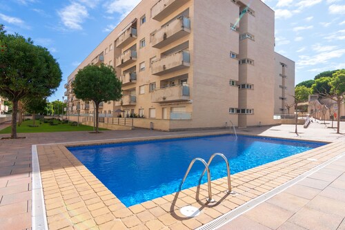 Pohjakerroksen huoneisto sopii lapsiparille