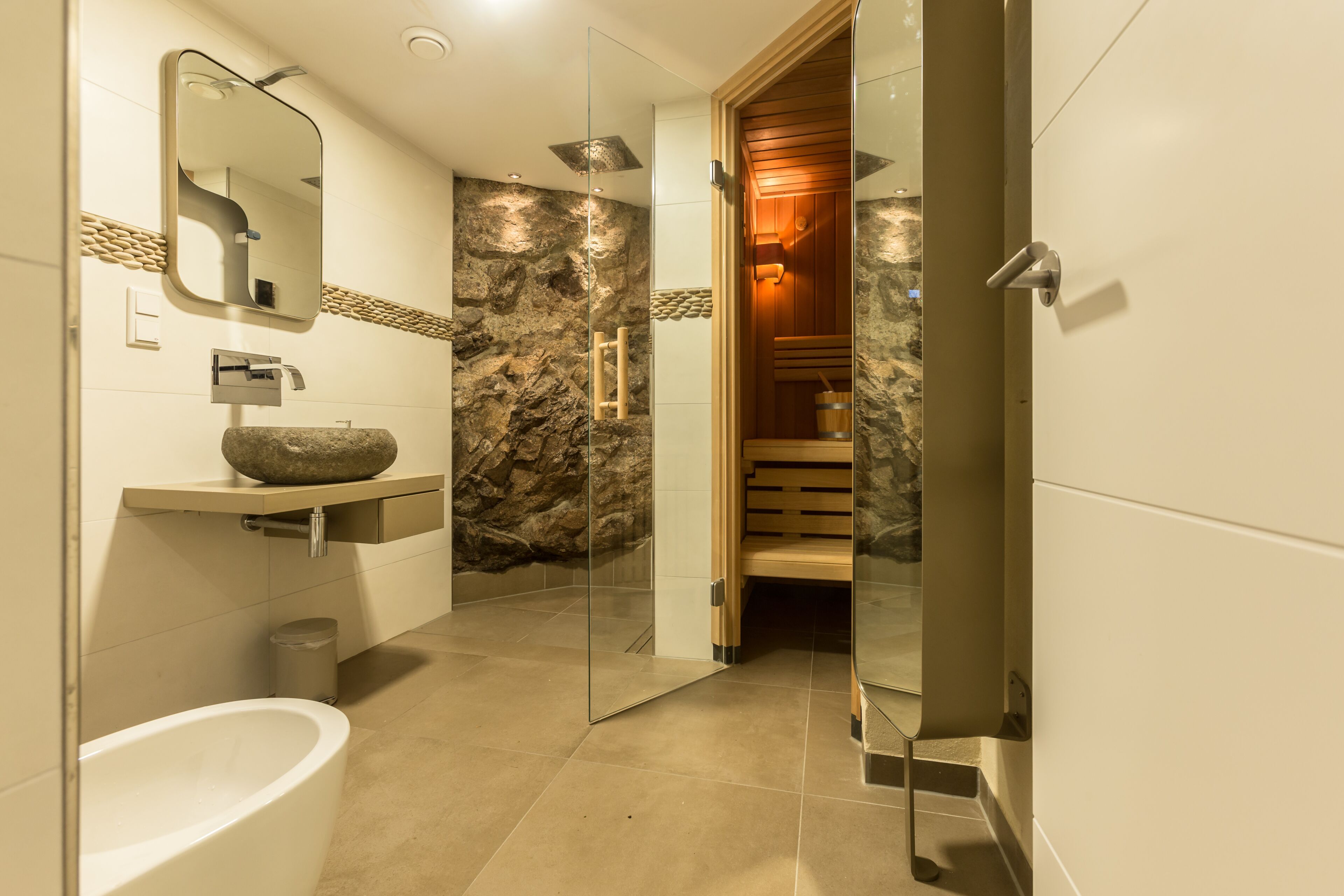 Dusche, Regendusche, Haartrockner, Bidet