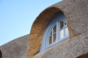 Exterior detail - Thatched cottage in the bay of Wismar (Zierow)