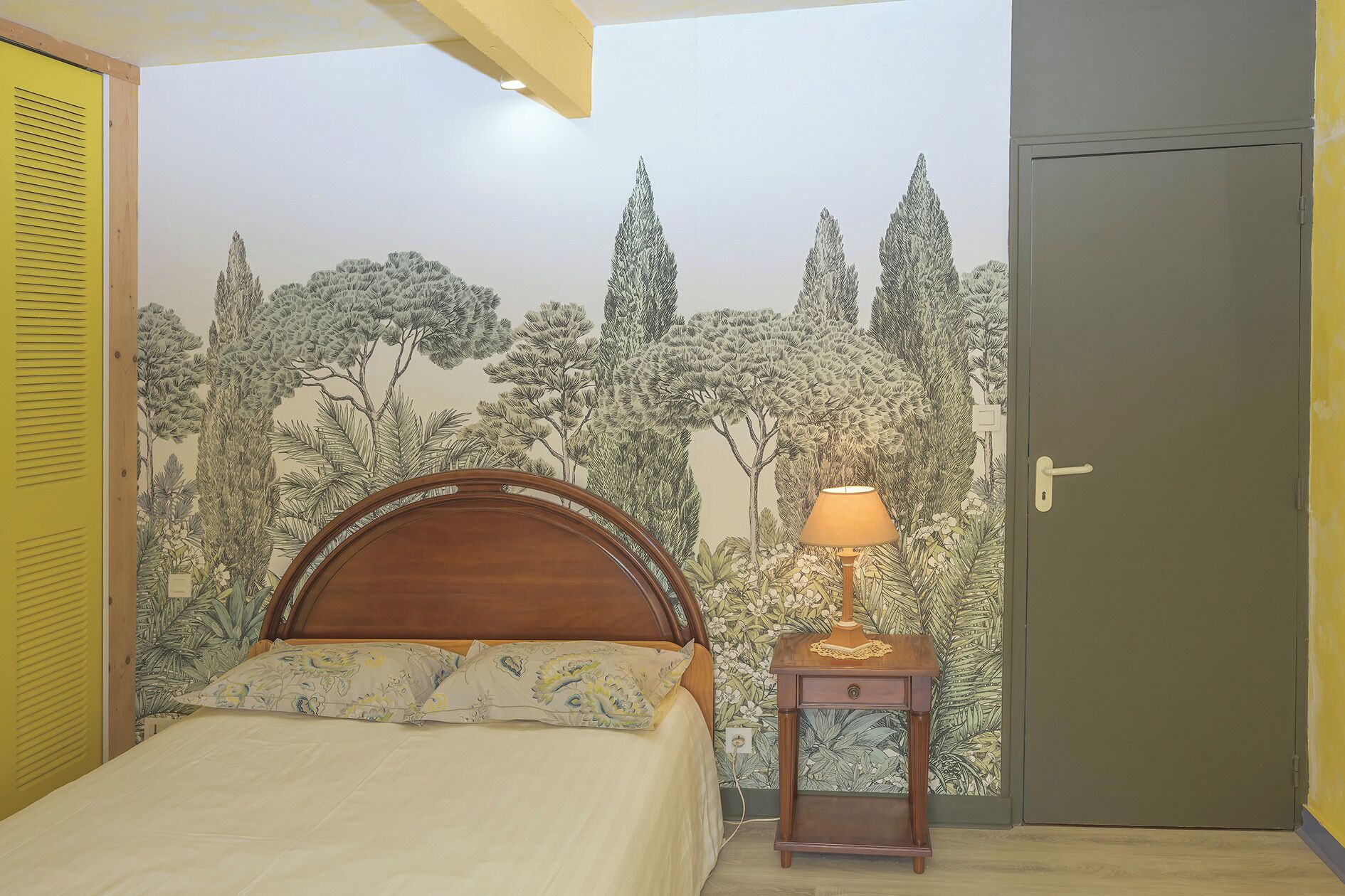 4 bedrooms, iron/ironing board, travel crib, free WiFi