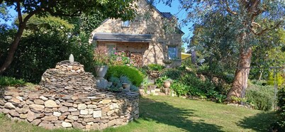 Quiet and seaside in charming house 3000 m2 park