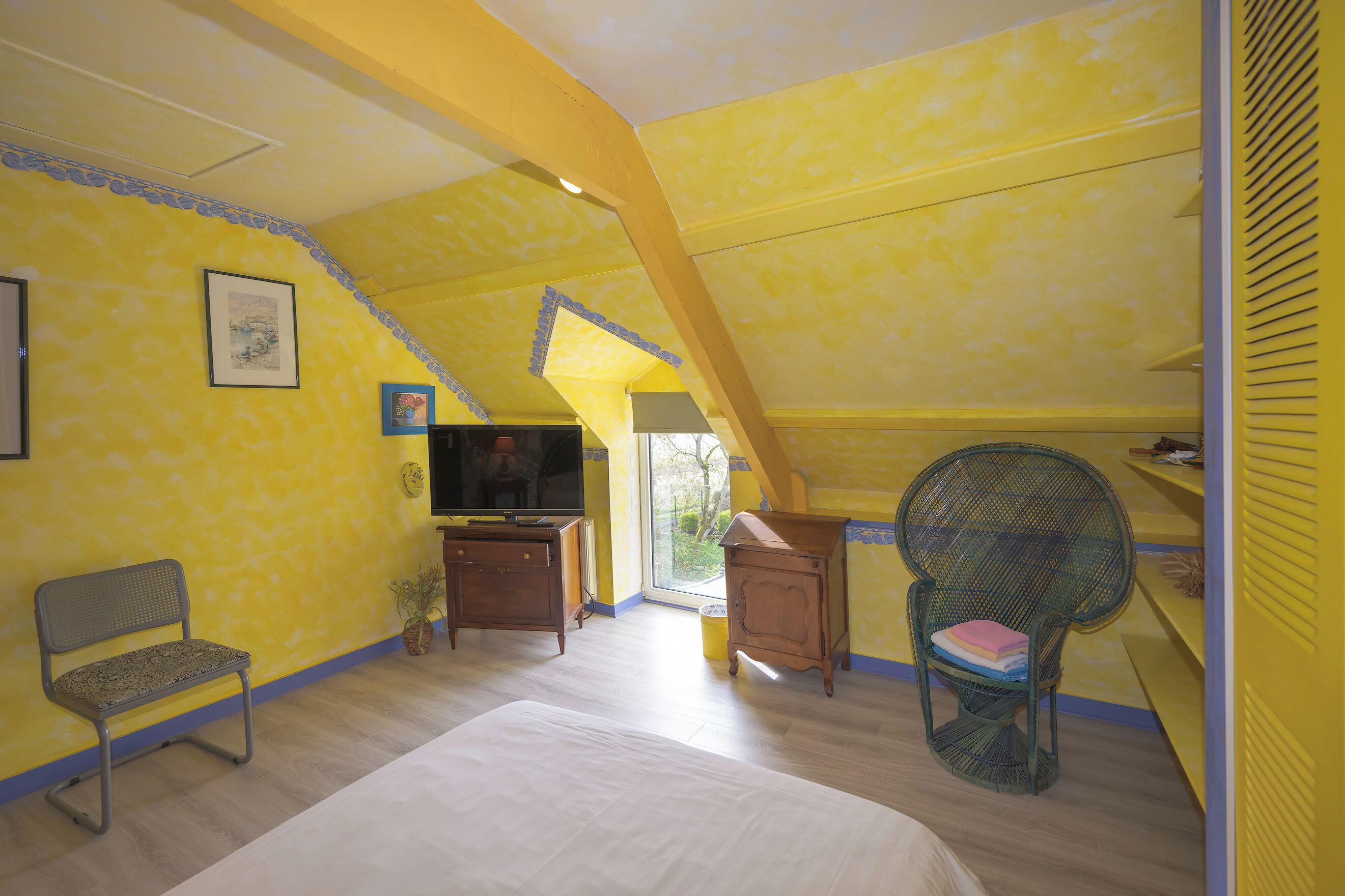 4 bedrooms, iron/ironing board, travel crib, free WiFi