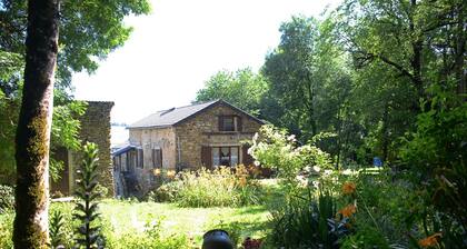 Unforgettable for children: wide open spaces, animals to cuddle, games, wifi