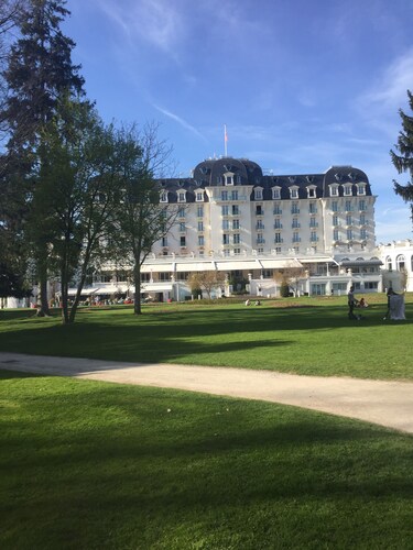 CHARMING APARTMENTIN VUOSIKERTOMUS