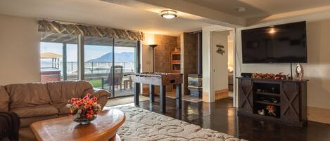 Smart TV, fireplace, video games, DVD player