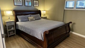 1 slaapkamer, een strijkplank/strijkijzer, gratis wifi, beddengoed