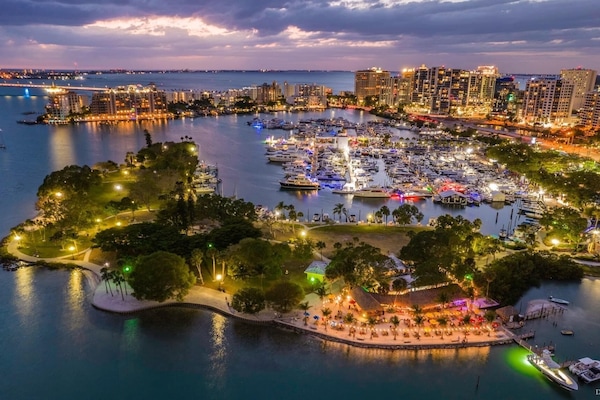 Sunsets from Bayfront
Park, Marina Jacks bar & restaurants, boat cruises