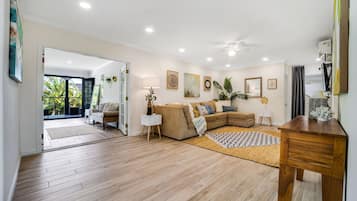 スマートテレビ、暖炉、書庫、ビデオライブラリ