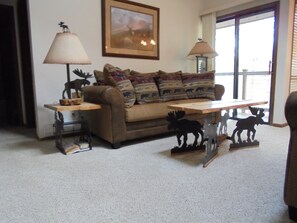 TV, fireplace, DVD player - Beautifully Updated - 2 Story, 2 Bed + 2 Bath Condo, Pool, HotTub (Keystone)