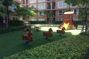 Children’s play area – outdoor