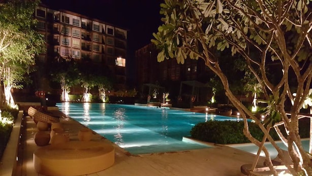 Outdoor pool, sun loungers