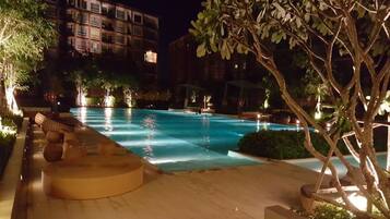 Outdoor pool, pool loungers