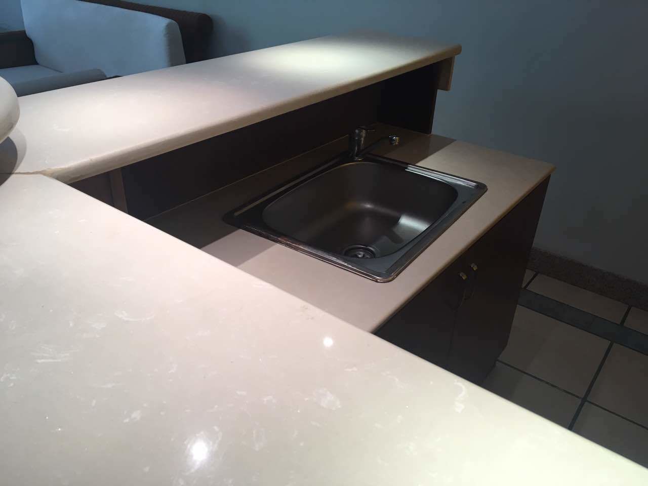 suite | living area | lcd tv