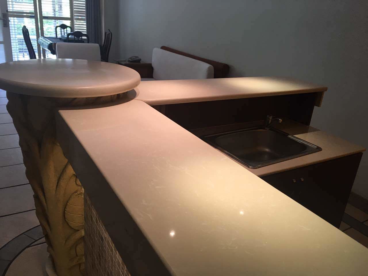 suite | living area | lcd tv