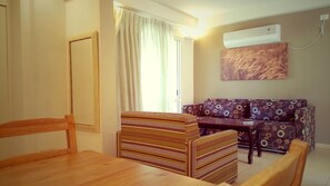 Apartment, 2 Schlafzimmer | Wohnbereich