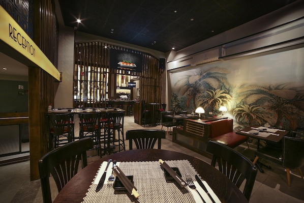Lobby lounge