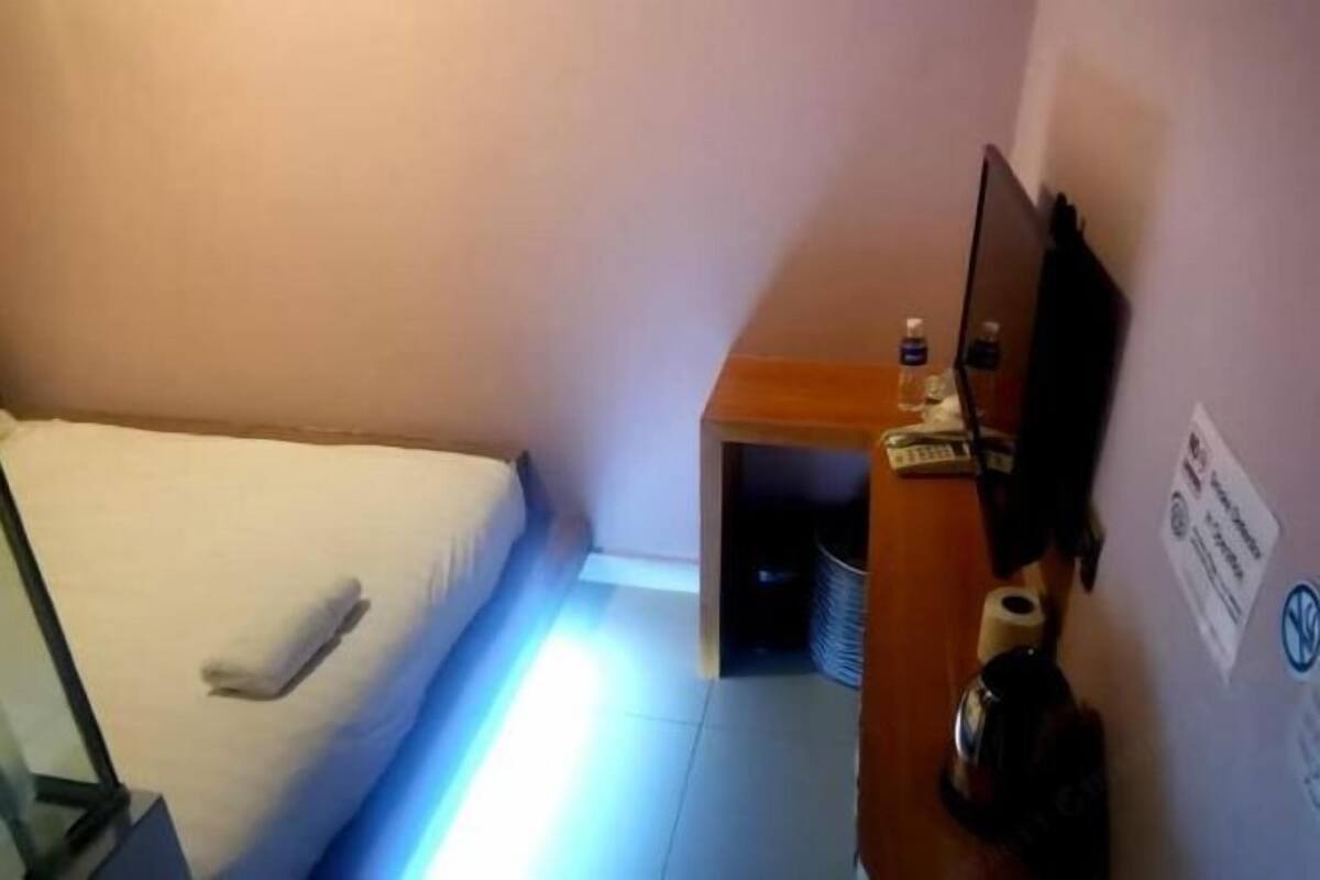 Desk, iron/ironing board, free WiFi, wheelchair access