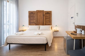 Elite Double Room | Frette Italian sheets, premium bedding, down comforters - B&B Università (Naples)