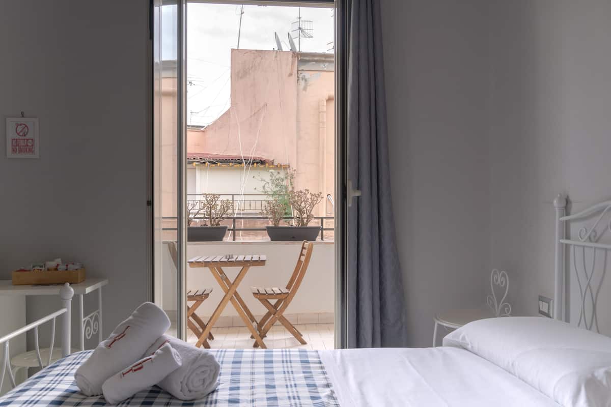 City Double Room | Cadar Frette Itali, peralatan tempat tidur premium, gebar bulu kapas
